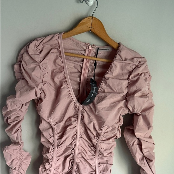 NEW Manière De Voir pink ruched long sleeve bodysuit 6 - Picture 4 of 9